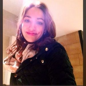 Meet your Posher, Crystal